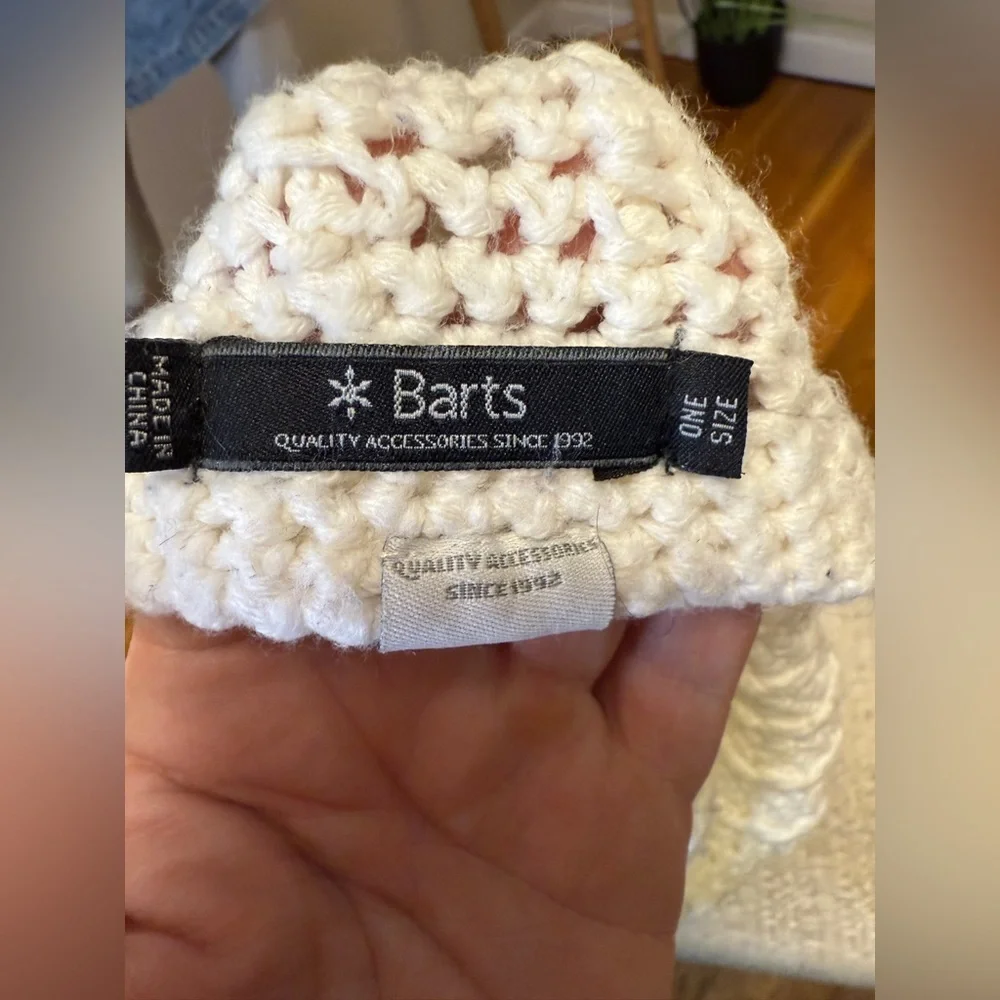 Barts Beanie Toque Adult One Size White Knit Brim Bill 100% Acrylic Ski Outdoors